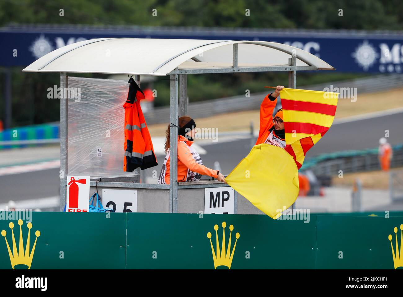 marshall, commissaire de piste, durante la Formula 1 Aramco Magyar Nagydij 2022, Gran Premio d'Ungheria 2022, 12th round del Campionato Mondiale di Formula uno FIA 2022 dal 28 al 31 luglio 2022 sull'Hungaroring, a Mogyorod, Ungheria - Foto: Antonin Vincent / DPPI/DPPI/LiveMedia Foto Stock