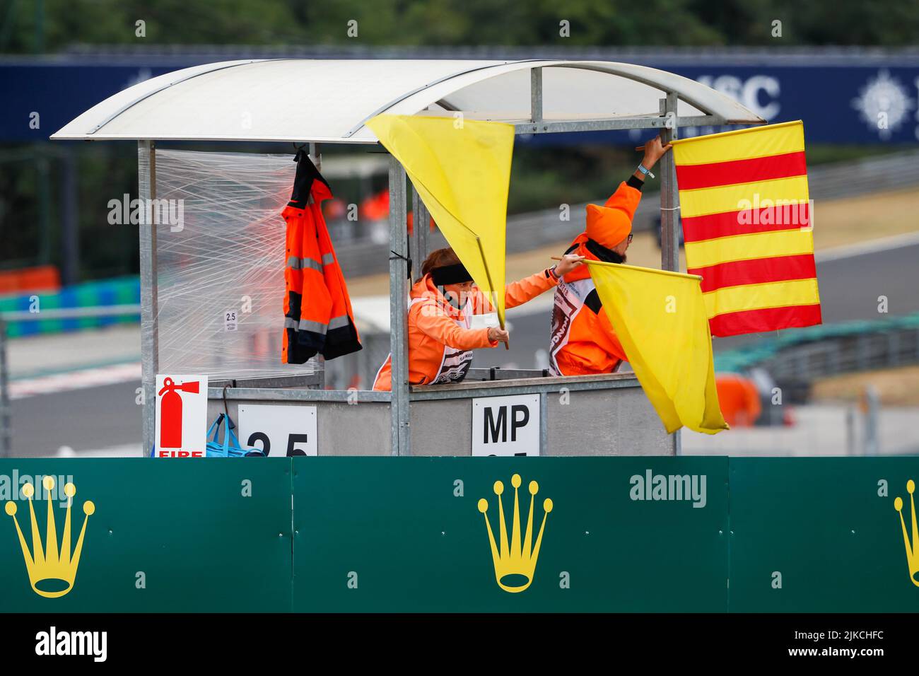 marshall, commissaire de piste, durante la Formula 1 Aramco Magyar Nagydij 2022, Gran Premio d'Ungheria 2022, 12th round del Campionato Mondiale di Formula uno FIA 2022 dal 28 al 31 luglio 2022 sull'Hungaroring, a Mogyorod, Ungheria - Foto: Antonin Vincent / DPPI/DPPI/LiveMedia Foto Stock