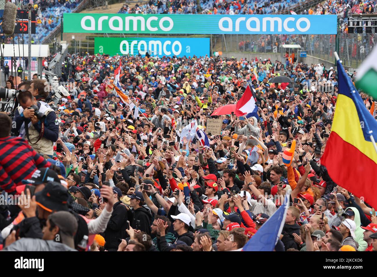 Spettatori, tifosi durante la Formula 1 Aramco Magyar Nagydij 2022, Gran Premio d'Ungheria 2022, 12th round del Campionato Mondiale di Formula uno FIA 2022 dal 28 al 31 luglio 2022 sull'Hungaroring, a Mogyorod, Ungheria - Foto: DPPI/DPPI/LiveMedia Foto Stock