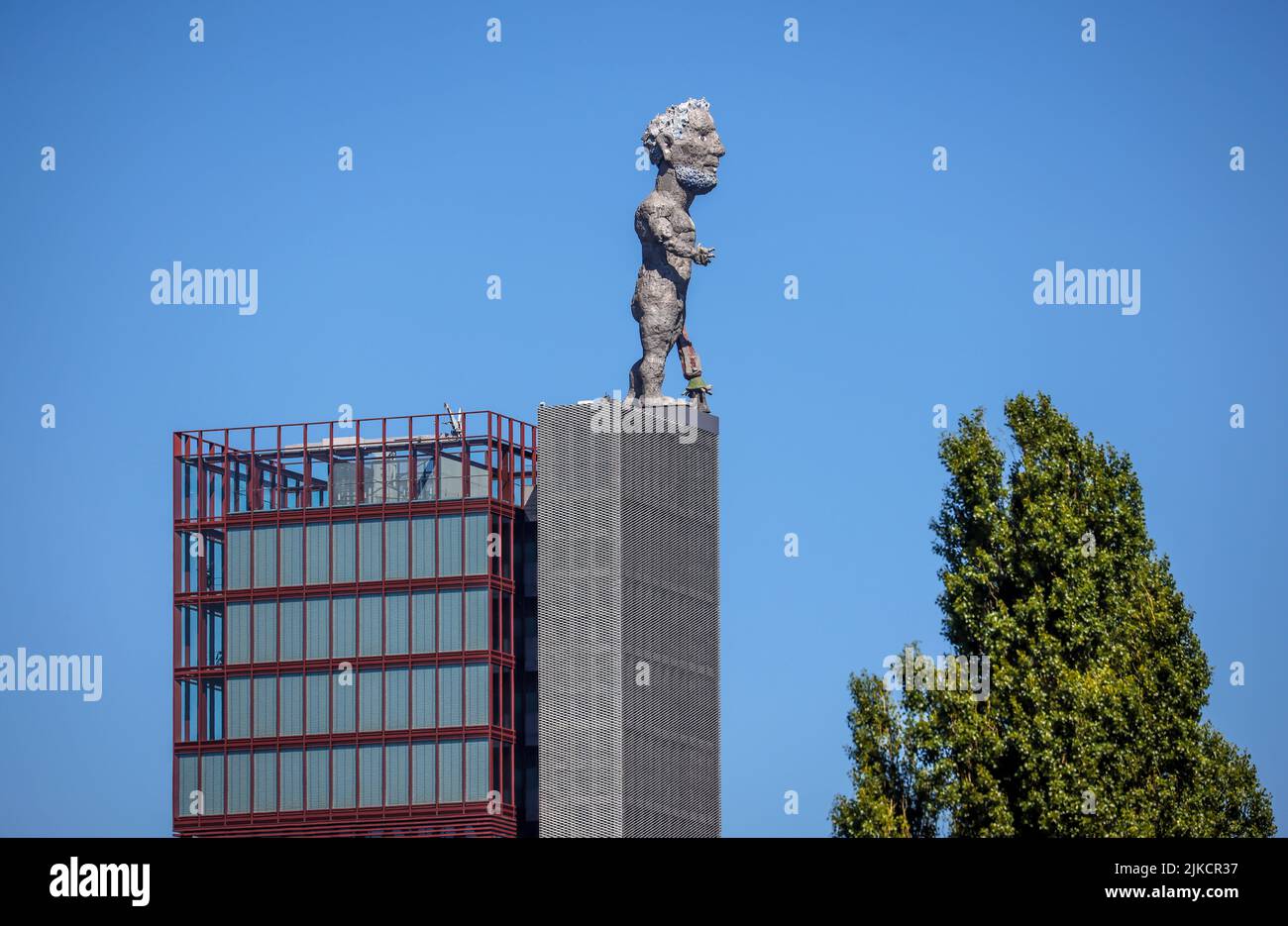 Gelsenkirchen, Renania settentrionale-Vestfalia, Germania - Nordsternpark, qui la torre di collisione Nordstern con LE ERCOLE DI GELSENKIRCHEN, alta 18 metri Foto Stock