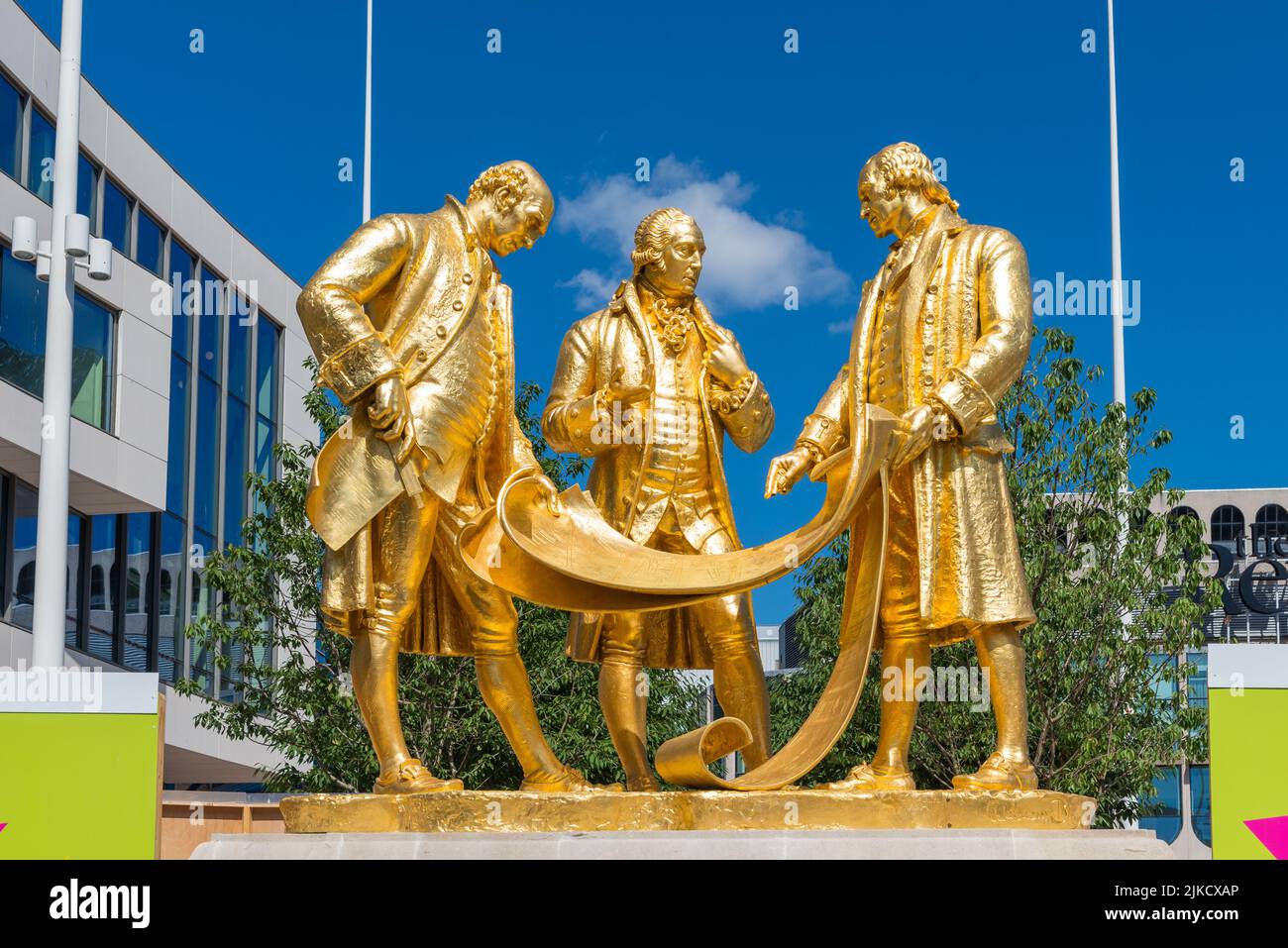 'I Golden Boys' una statua guidata di Matthew Boulton, William Murdoch e James Watt di William Bloye in Centenary Square, Birmingham Foto Stock
