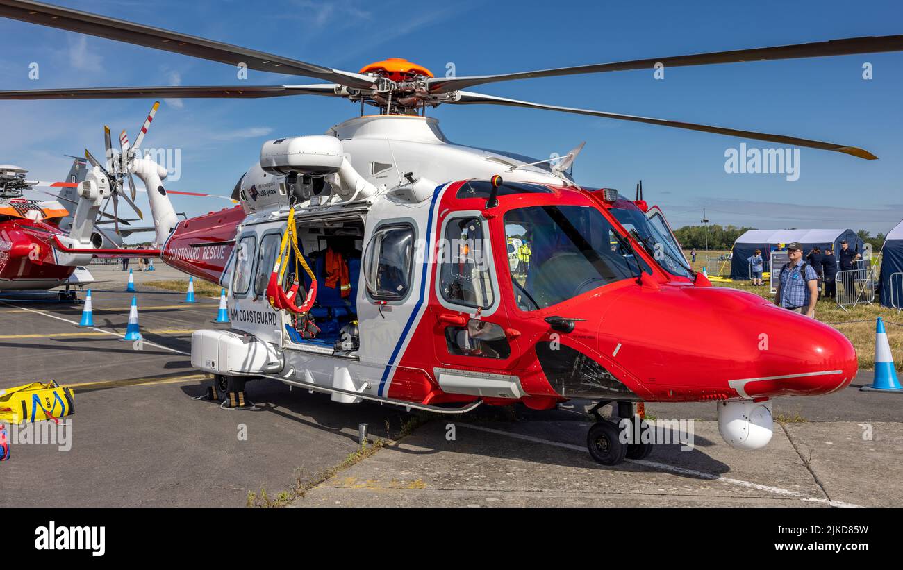 HM Coastguard - Bristow Helicopters AgustaWestland AW189 "G-MCGW" in esposizione statica al Royal International Air Tattoo 2022 Foto Stock