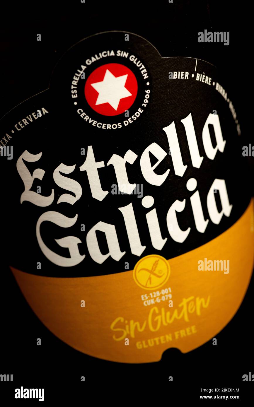 Estrella Galicia etichetta bottiglia di birra senza glutine in primo piano Foto Stock