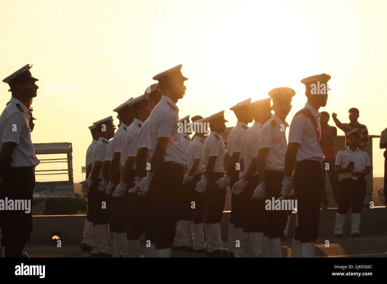 Chennai, Tamilnadu / India - Gennaio 01 2020 : scout indiani o studenti della scuola pronti per la parata alla spiaggia di Chennai marina in occasione della Repubblica dell'India Foto Stock