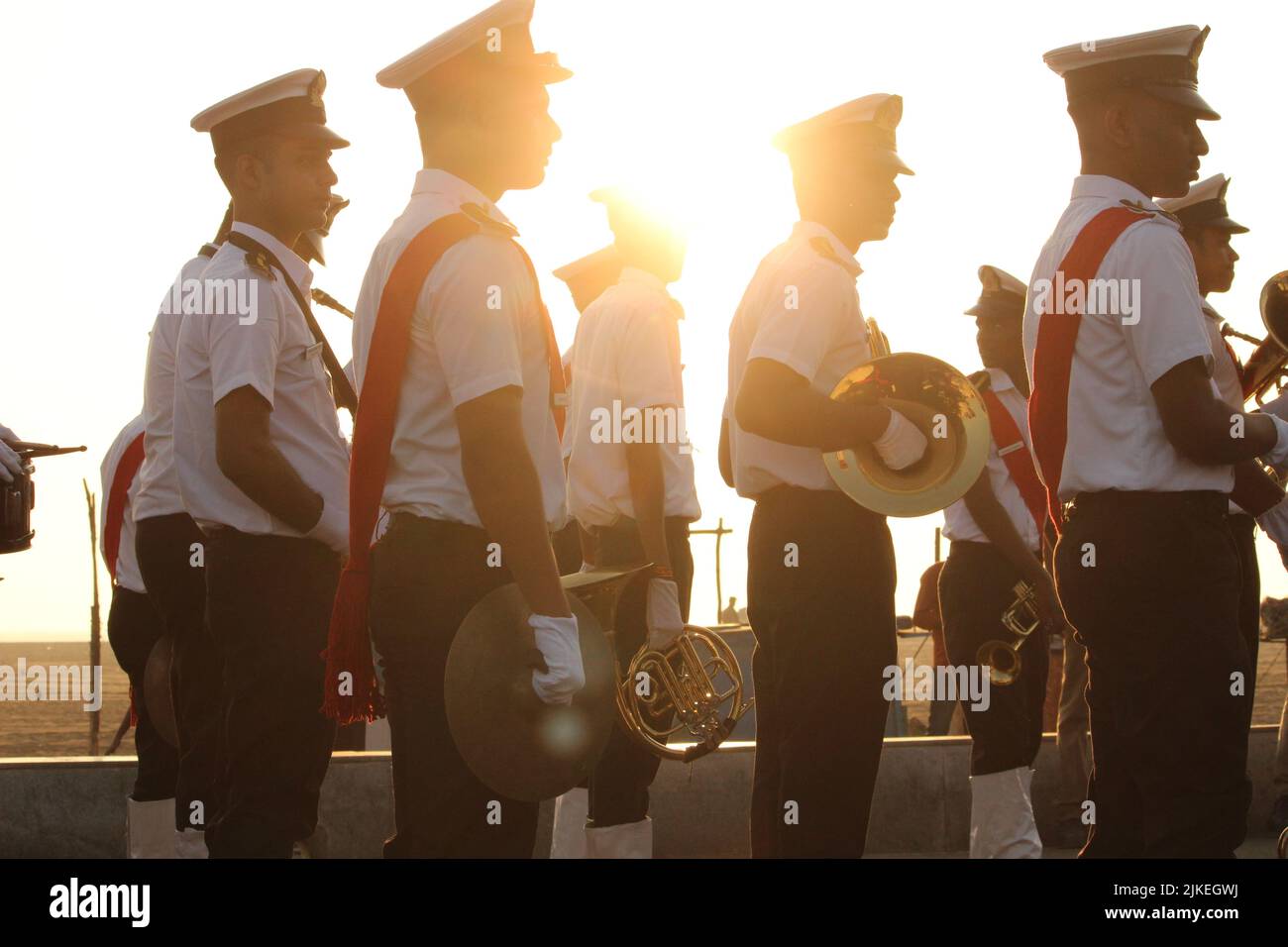 Chennai, Tamilnadu / India - Gennaio 01 2020 : scout indiani o studenti della scuola pronti per la parata alla spiaggia di Chennai marina in occasione della Repubblica dell'India Foto Stock