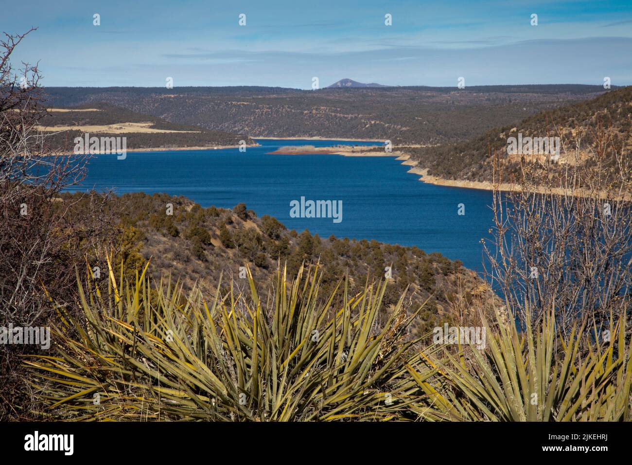 Il lago artificiale McPhee si trova sotto le rovine di Escalante vicino alla regione Four Corners del Colorado e alle tradizionali terre di origine dell'Ute meridionale Foto Stock