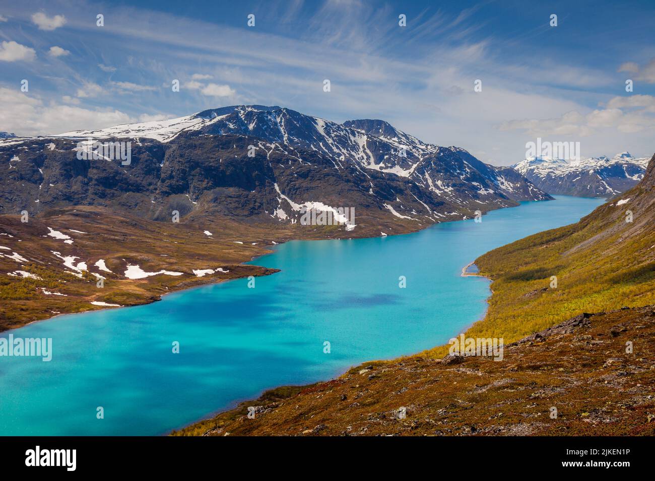 Besseggen cresta sopra il lago Gjende in Jotunheimen, Norvegia, Nord Europa Foto Stock