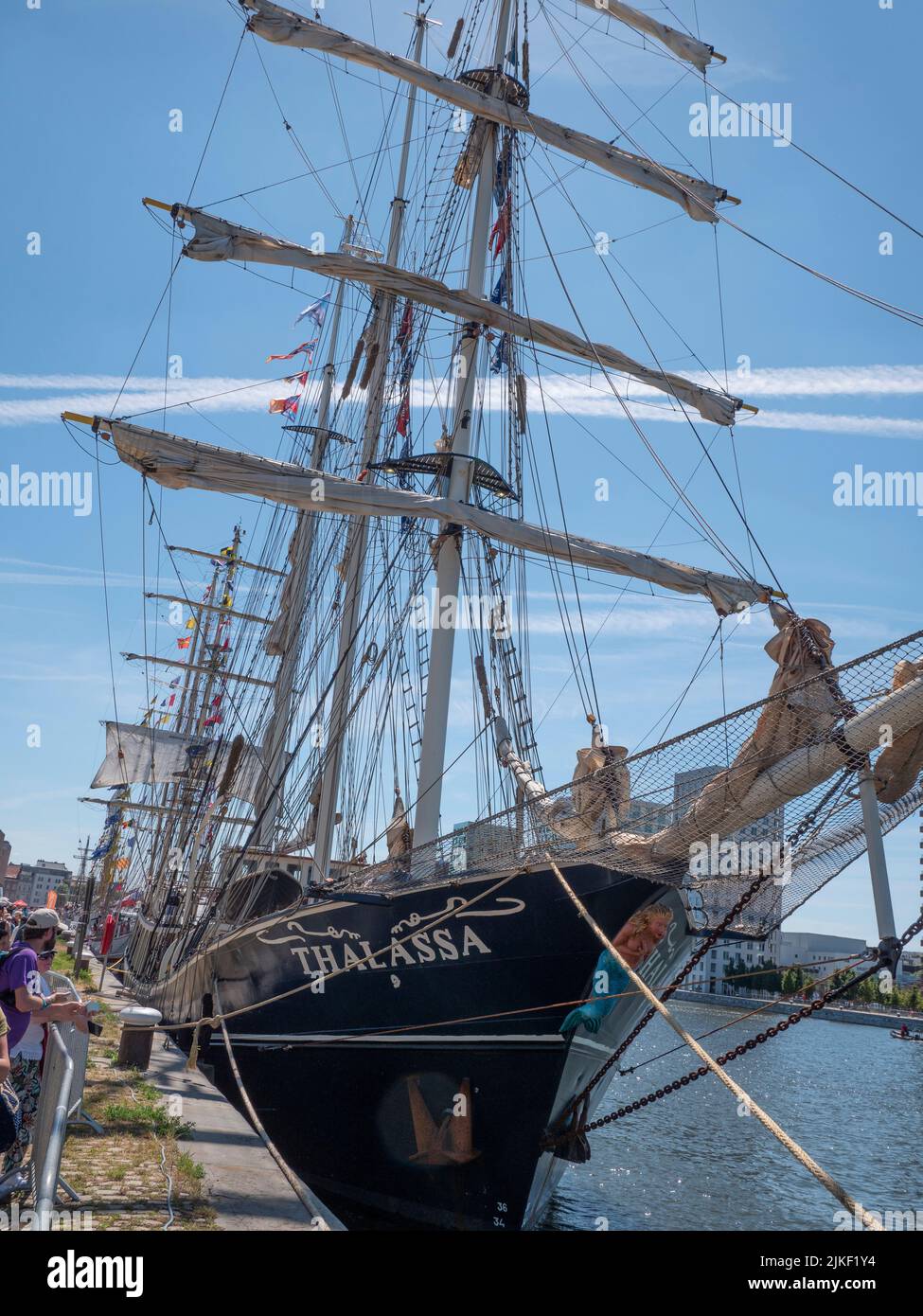 Anversa (Belgio), 24 luglio 2022, le alte navi gareggiano, la nave a vela Thalassa è stata originariamente costruita nel 1980, ma affondò nel 1985 e ricostruita nel 1995 Foto Stock
