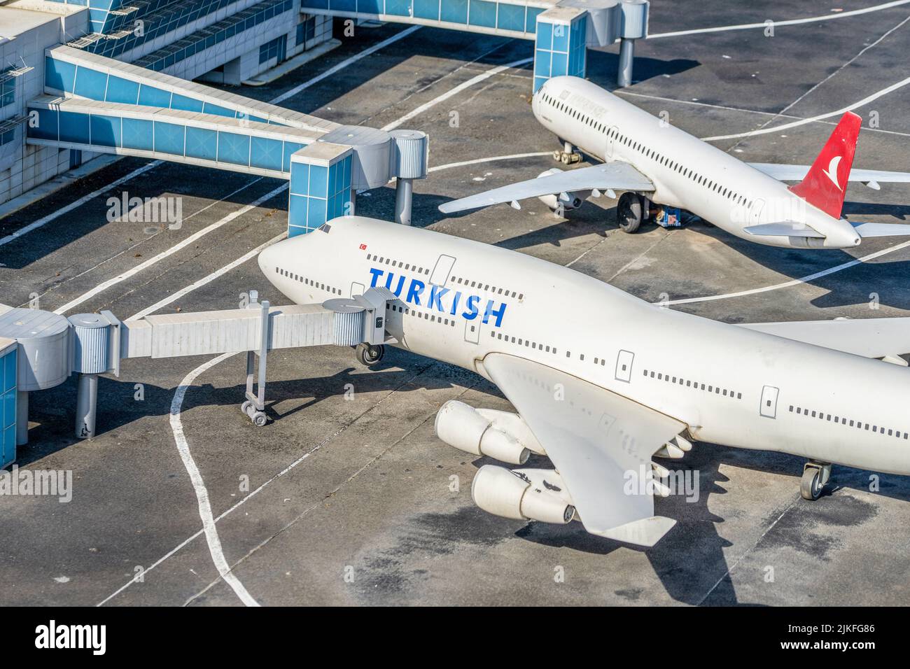 Aeroporto Ataturk e compagnie aeree turche aerei nel Parco Miniaturk di Istanbul, Turchia. Foto Stock