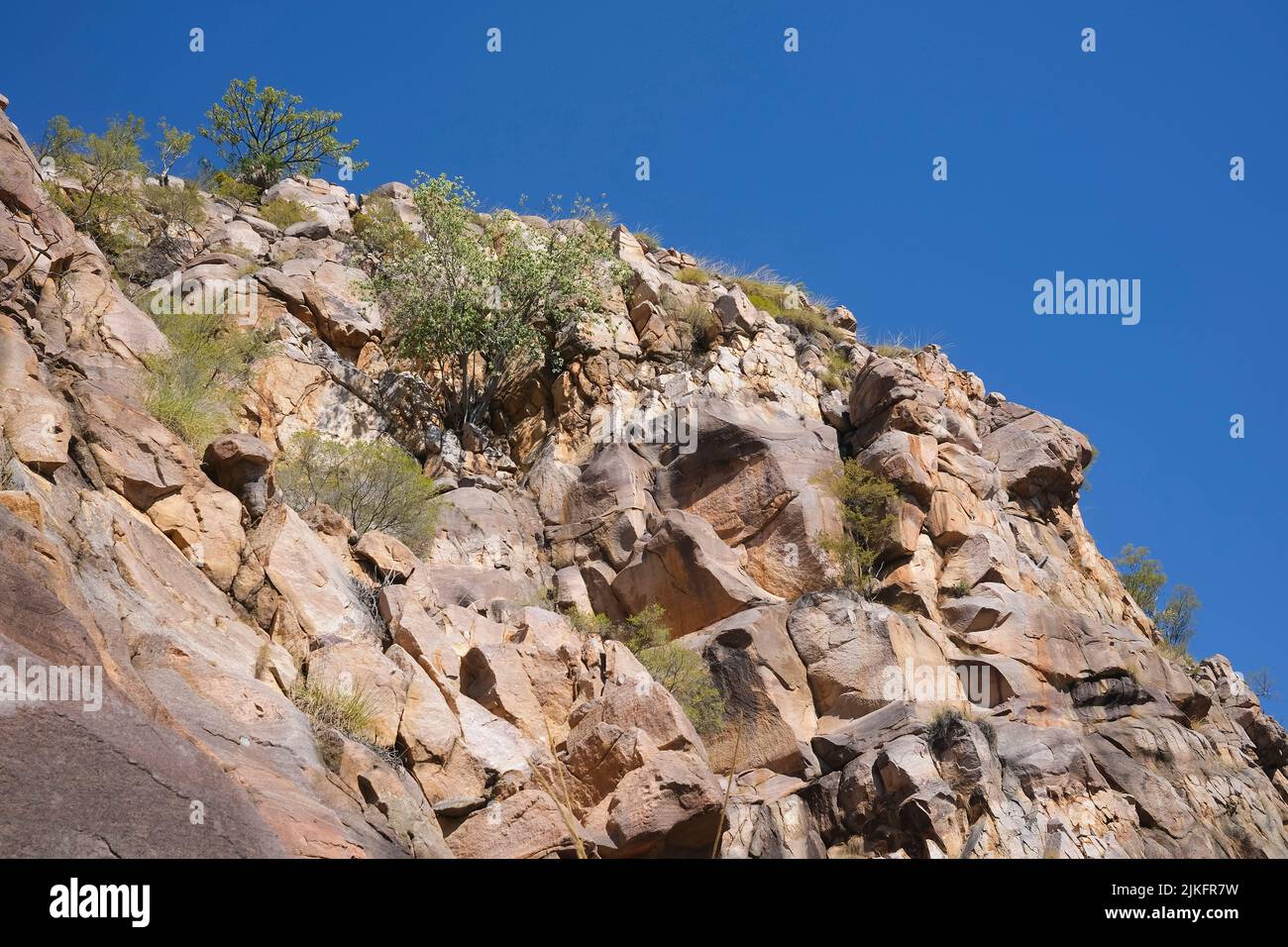 Scogliera rocciosa nel Parco Nazionale di Nitmiluk presso la gola di Katherine Foto Stock