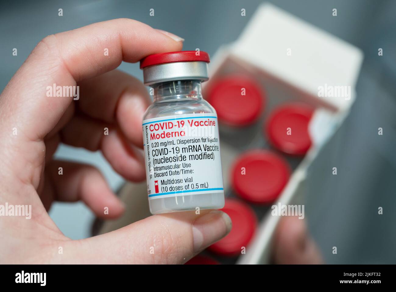 Vaccino Covid 19 per gli anziani in un centro di vaccinazione, Francia Foto Stock