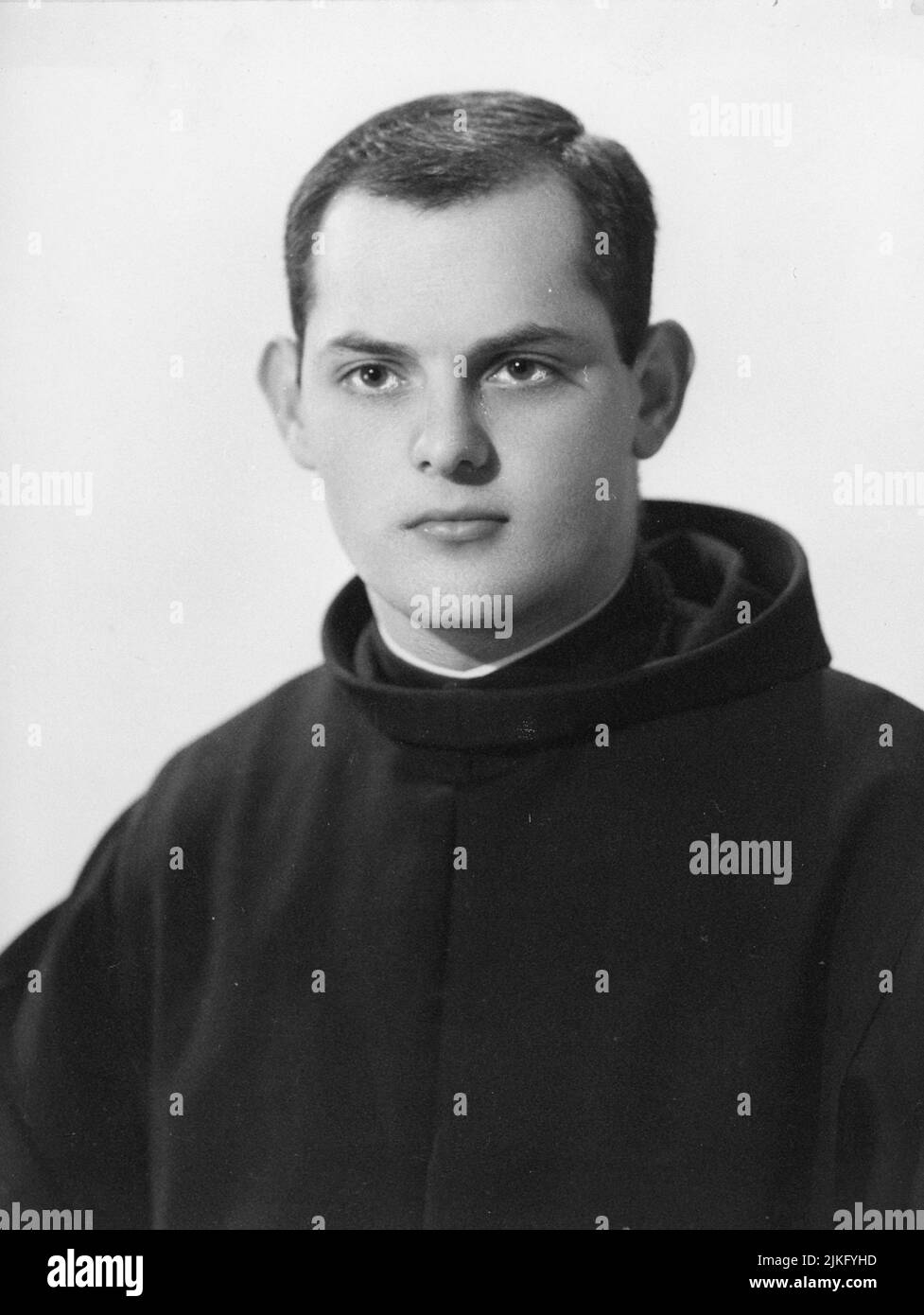 L’edificio, anticamente di proprietà delle dame inglesi di Cosway del Collegio di Lodi, fu acquisito dall’ Ordine dei Fatebenefratelli nel 1892. Dopo i lavori di adattamento della casa, inziati nell’autuno del 1893, il 19 maggio 1894 il Prefetto di Milano emanava un decreto che autorizzava i Fatebenefratelli all’apertura di un manicomio privato maschile. Il numero dei pazienti aumentava progressivamente con il passaggio degli anni, fino a un percorso il suo massimo nel 1960 con 1306 pazienti. Foto Stock