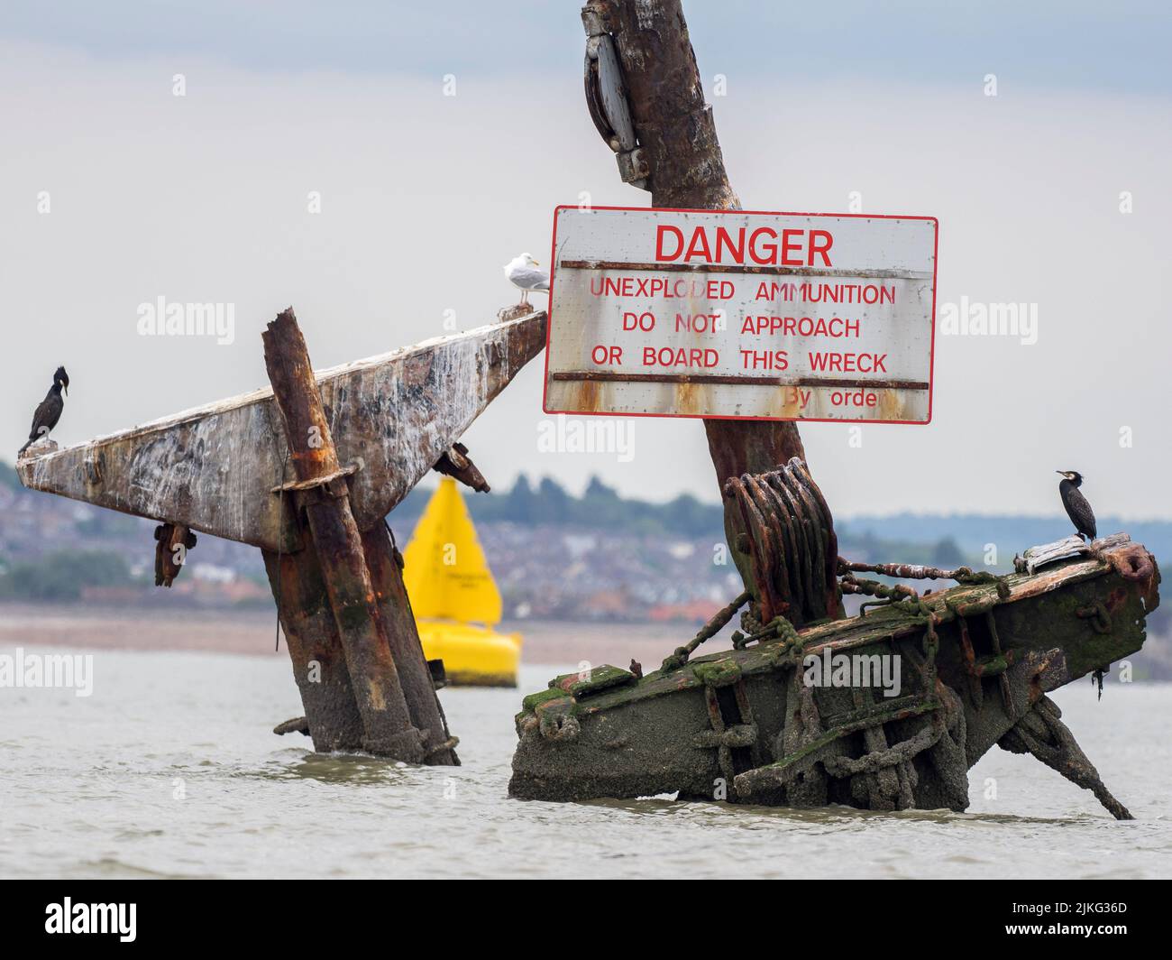 Sheerness, Kent, Regno Unito. 2nd ago 2022. L'ultimo rapporto di indagine governativa del naufragio esplosivo SS Richard Montgomery che ha affondato 1,5 miglia da Sheerness, Kent è appena stato pubblicato e conclude che ci è generalmente poco cambiamento rispetto all'anno precedente indagine. I montanti saranno rimossi l'anno prossimo. [FOTO DEL FILE maggio 2022]. Credit: James Bell/Alamy Live News Foto Stock