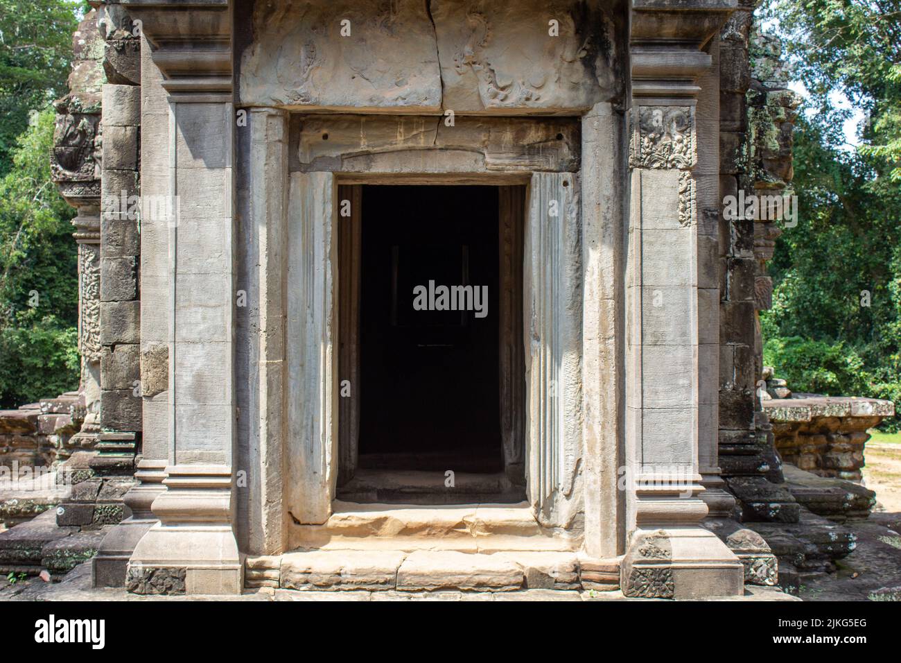 Un'entrata al tempio di Angkor Wat a Siem Reap, Cambogia Foto Stock