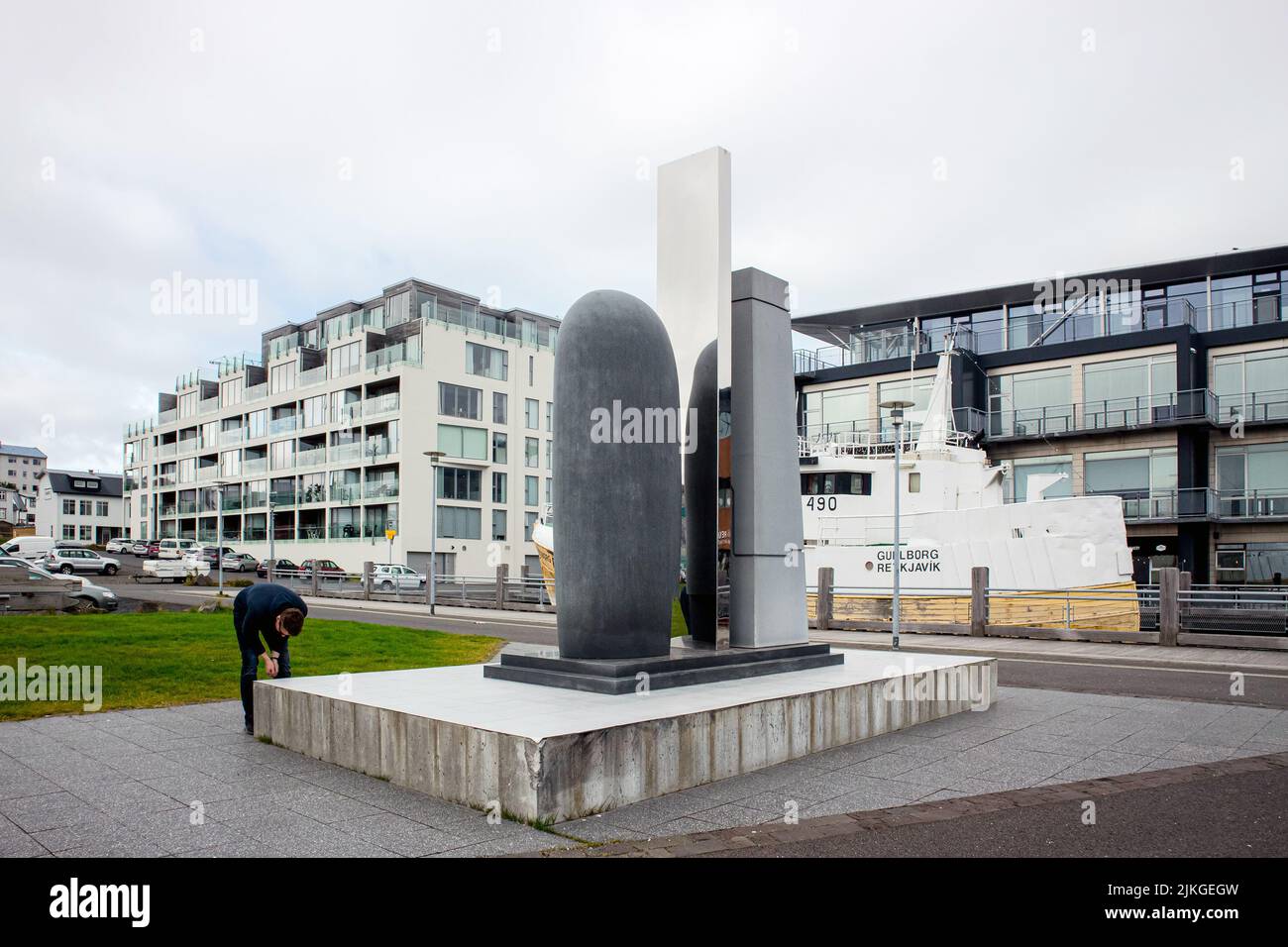 Reykjavik, Reykjavík, Islanda: 24JUL2022: MONUMENTO online DI EVE. Statua del gioco di computer a Reykjavik in estate. Foto Stock