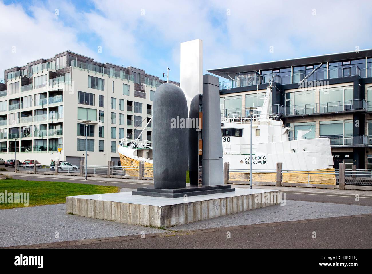 Reykjavik, Reykjavík, Islanda: 24JUL2022: MONUMENTO online DI EVE. Statua del gioco di computer a Reykjavik in estate. Foto Stock