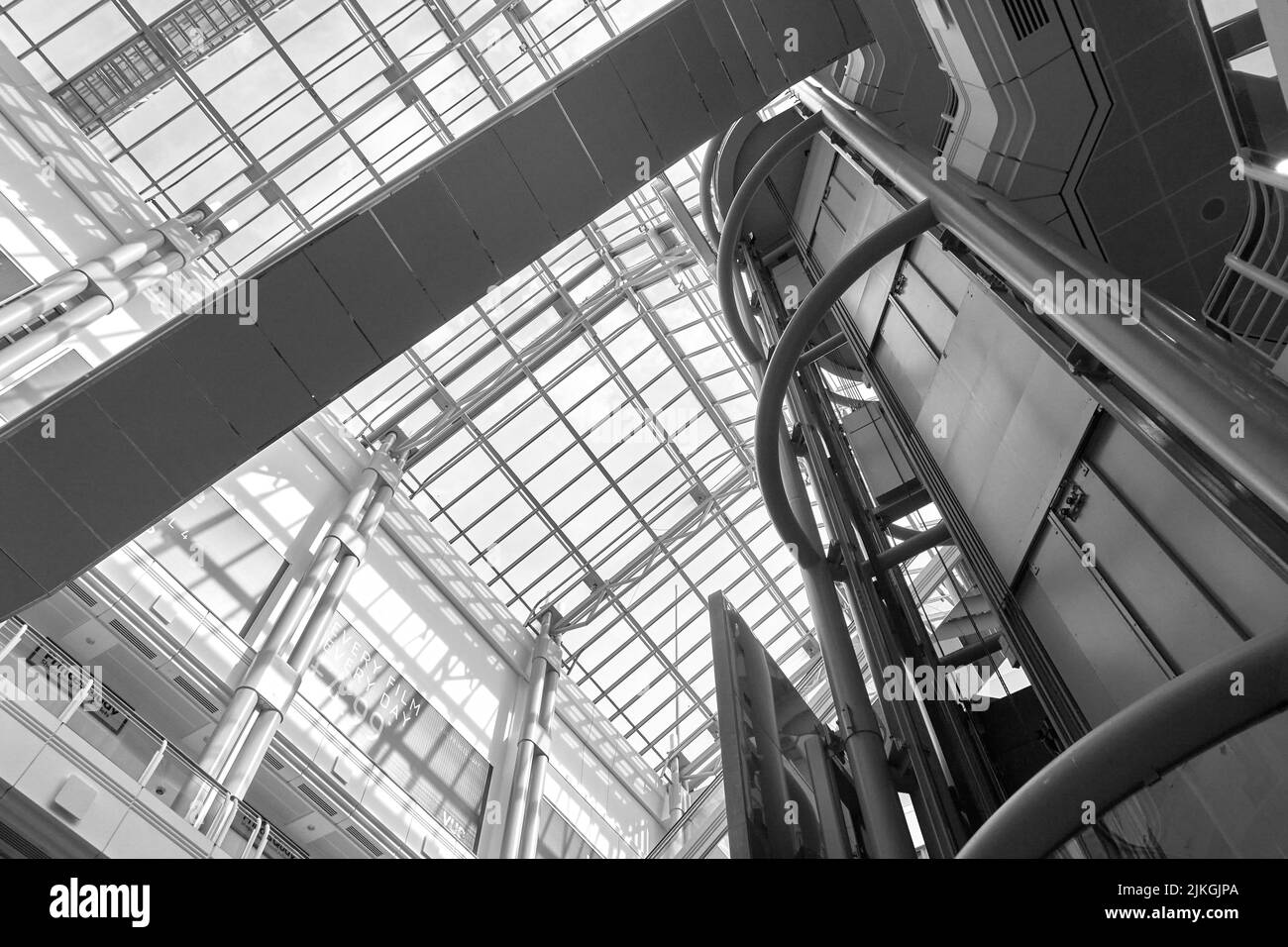 Tetto di vetro di un centro commerciale Foto Stock