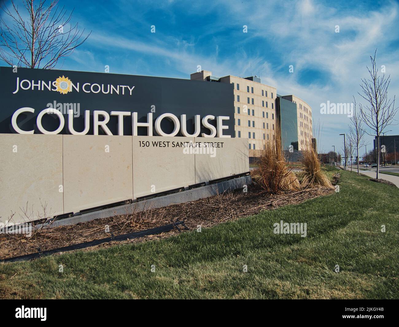 Una splendida vista su un edificio moderno di un tribunale della contea di Johnson a Olathe, Kansas Foto Stock