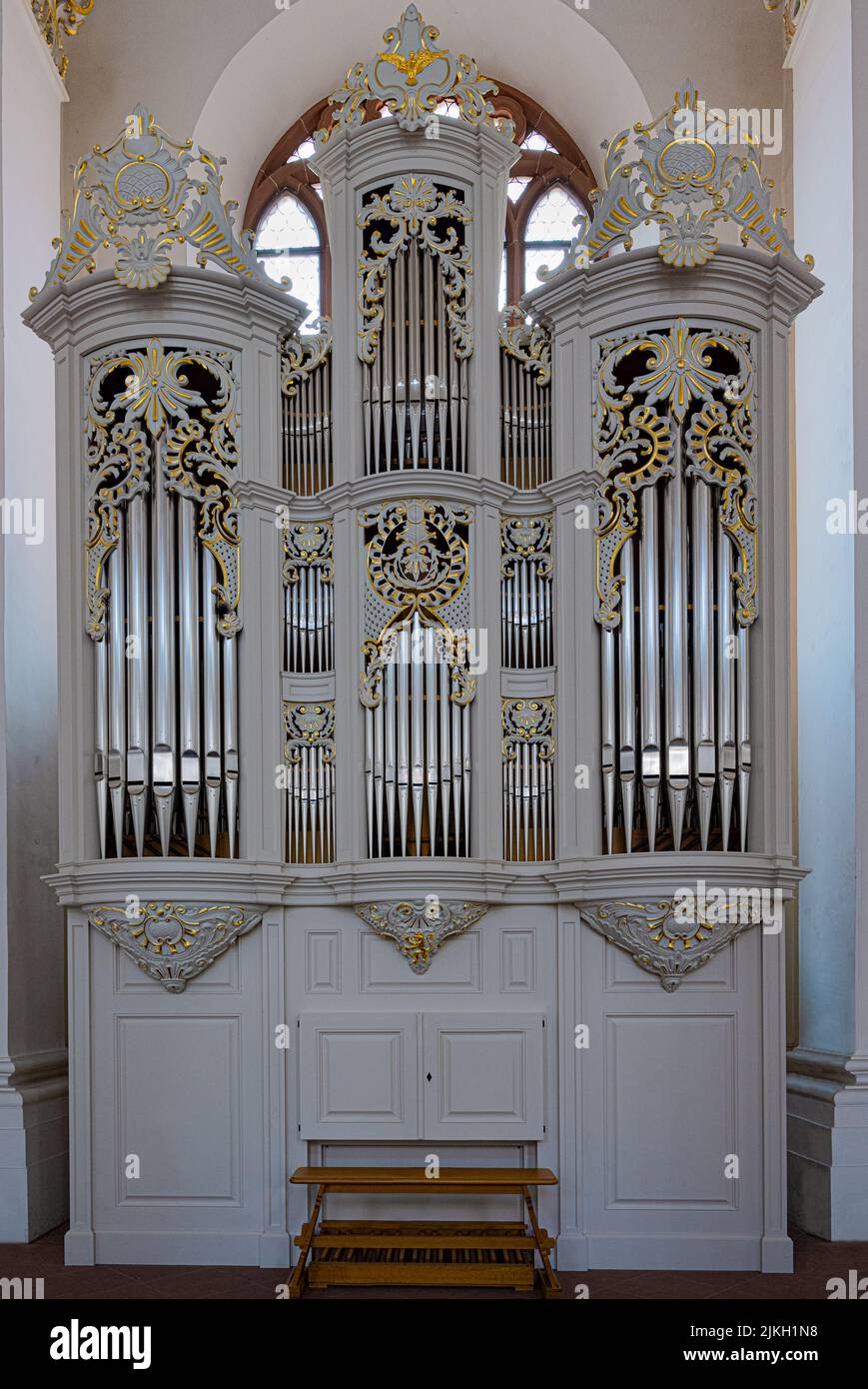 Chiesa Gesuita nel centro storico di Heidelberg. L'organo del coro nella navata. Baden Wuerttemberg, Germania, Europa Foto Stock