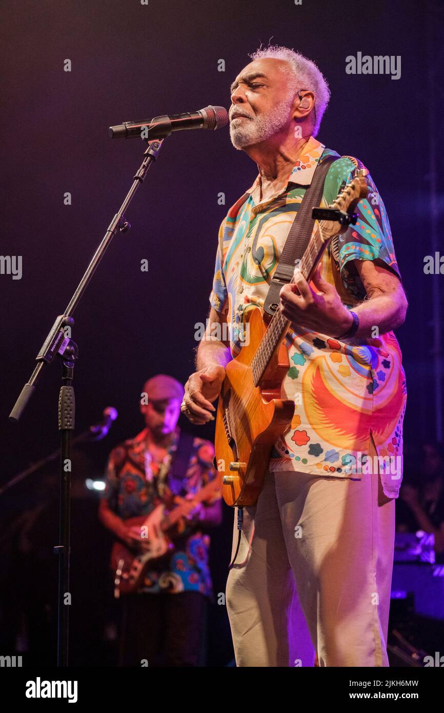 Gilberto Gil si esibisce con la sua famiglia estesa n fase durante il 40th anniversario del WOMAD Festival, Charlton Park, Malmesbury, Inghilterra. Luglio 3 Foto Stock