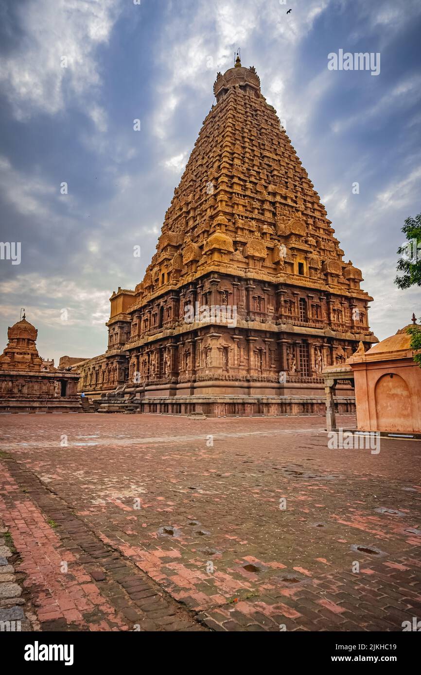 Tanjore Grande Tempio o Brihadeshwara Tempio è stato costruito dal re Raja Cholan a Thanjavur, Tamil Nadu. È il tempio più antico e più alto dell'India. Foto Stock