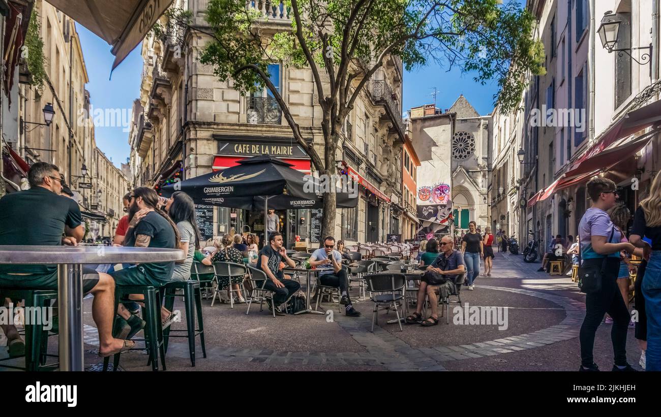 Rue du Plan d'Agde nel quartiere l'Écusson di Montpellier in primavera. Foto Stock