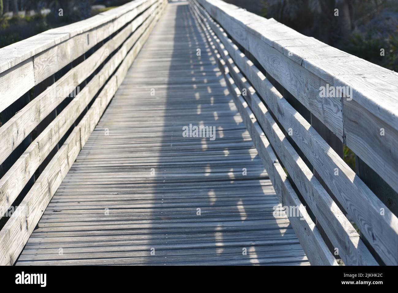 Un'immagine di luce naturale di una passerella, un percorso per la spiaggia in Florida Foto Stock