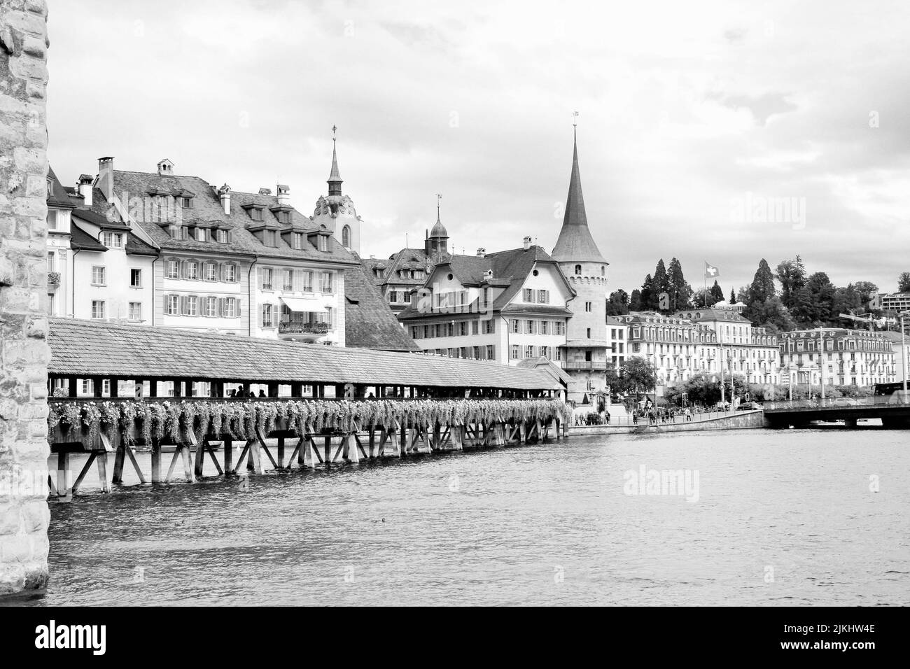 Famoso ponte della Cappella a Lucerna in una bella giornata estiva, la Svizzera Foto Stock
