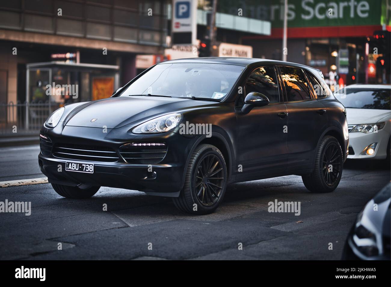 Un SUV Porsche nelle strade di Melbourne, Australia Foto Stock
