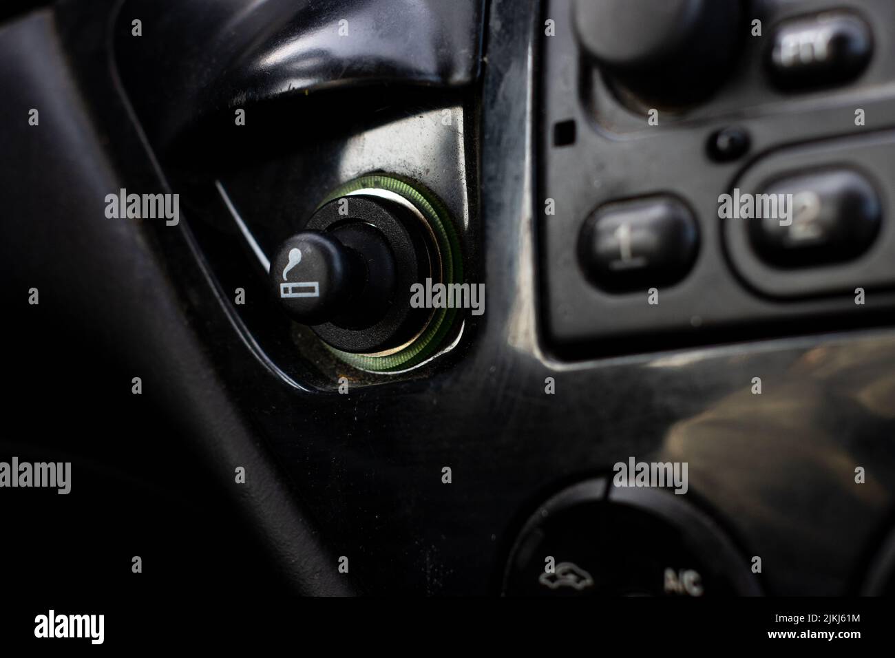 .Close up dell'accendisigari auto socket.Modern auto interno: Parti, pulsanti, manopole.. Foto Stock