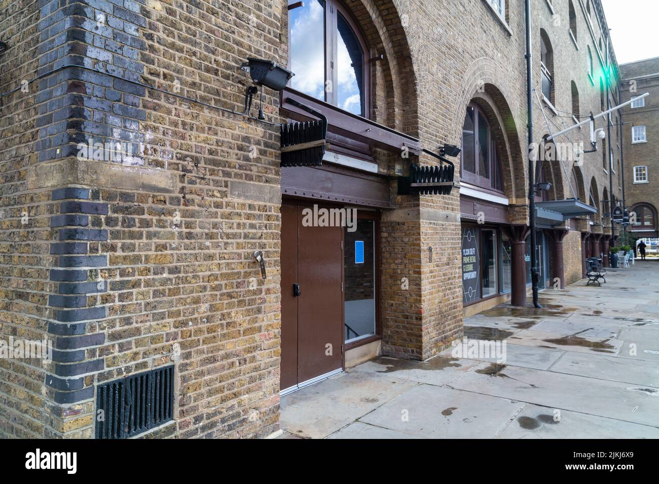 Una sala banchetti medievale a St Katharine Docks, Londra, Regno Unito Foto Stock