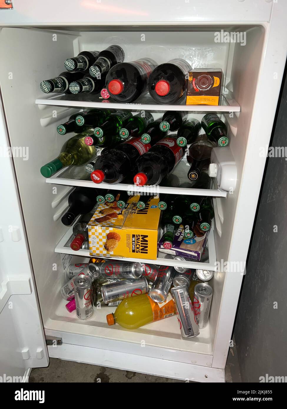 Alcol in frigo immagini e fotografie stock ad alta risoluzione - Alamy