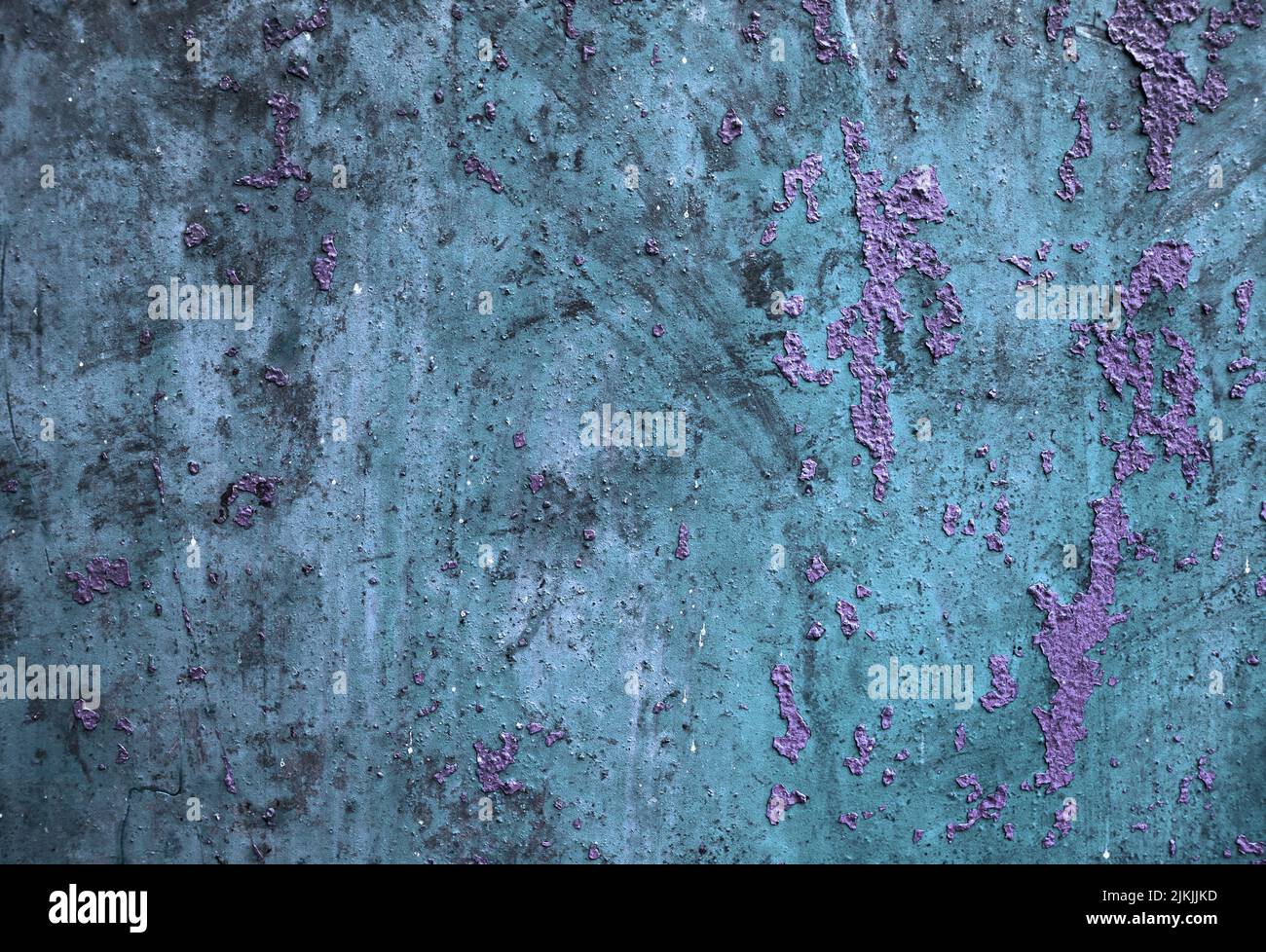 Texture vintage con vernice vecchia incrinata su superfici metalliche arrugginite Foto Stock