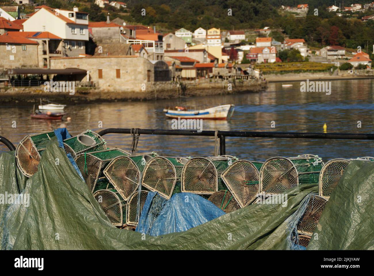 Un primo piano di strutture per la cattura di frutti di mare a Combarro, Pontevedra, Spagna Foto Stock