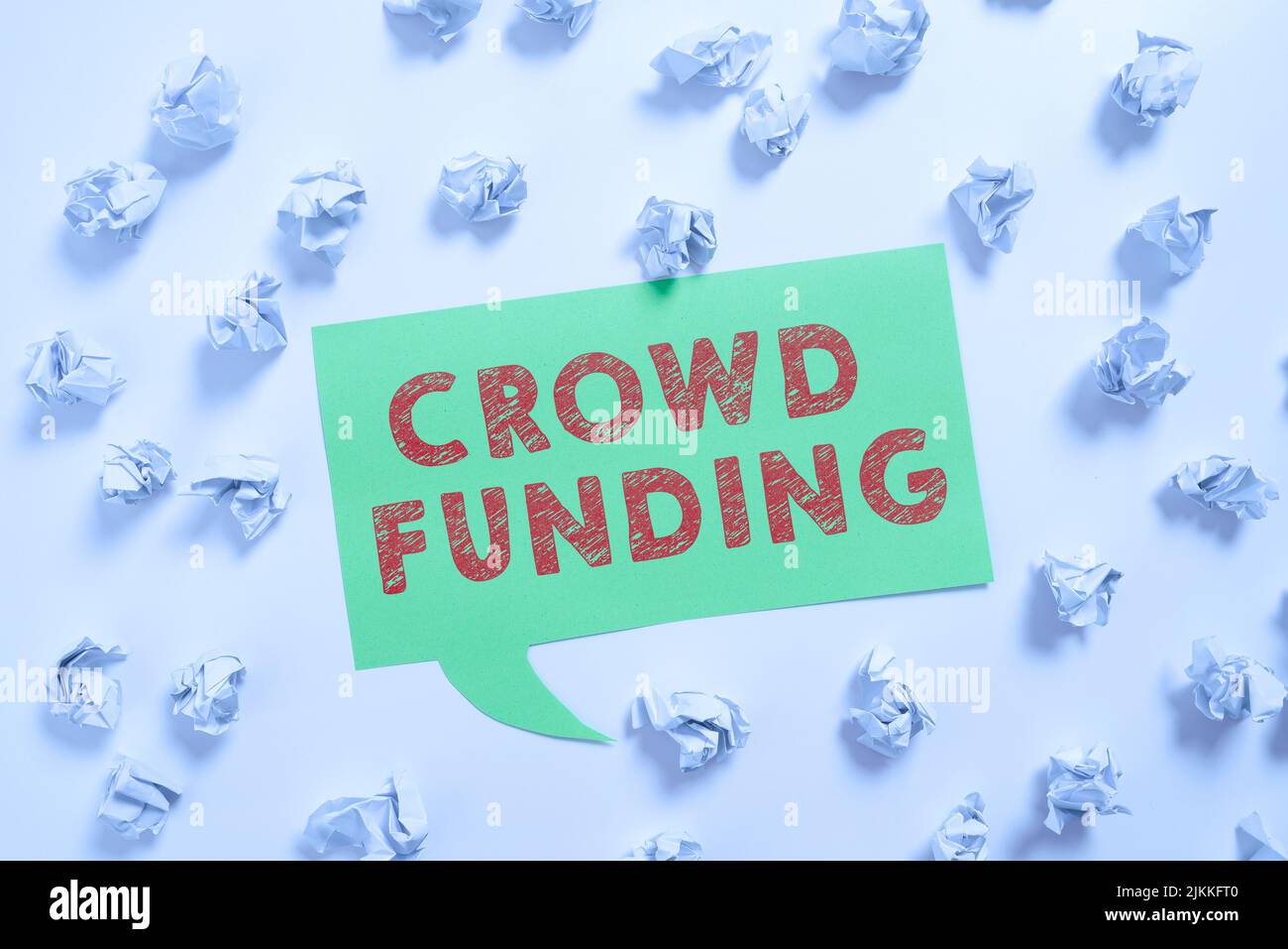 Cartello con la scritta "Crowd Funding" Business Approach Fundraising Kickstarter Startup pegno piattaforma Donazioni carta avvolge posto intorno a Speech Bubble Foto Stock