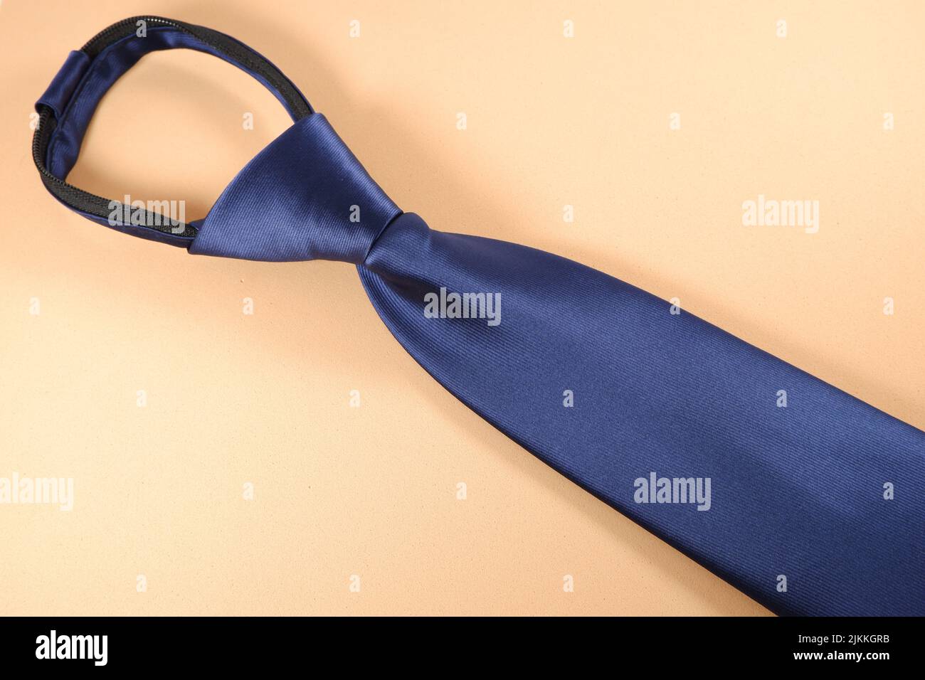 Cravatta con cerniera immagini e fotografie stock ad alta risoluzione -  Alamy
