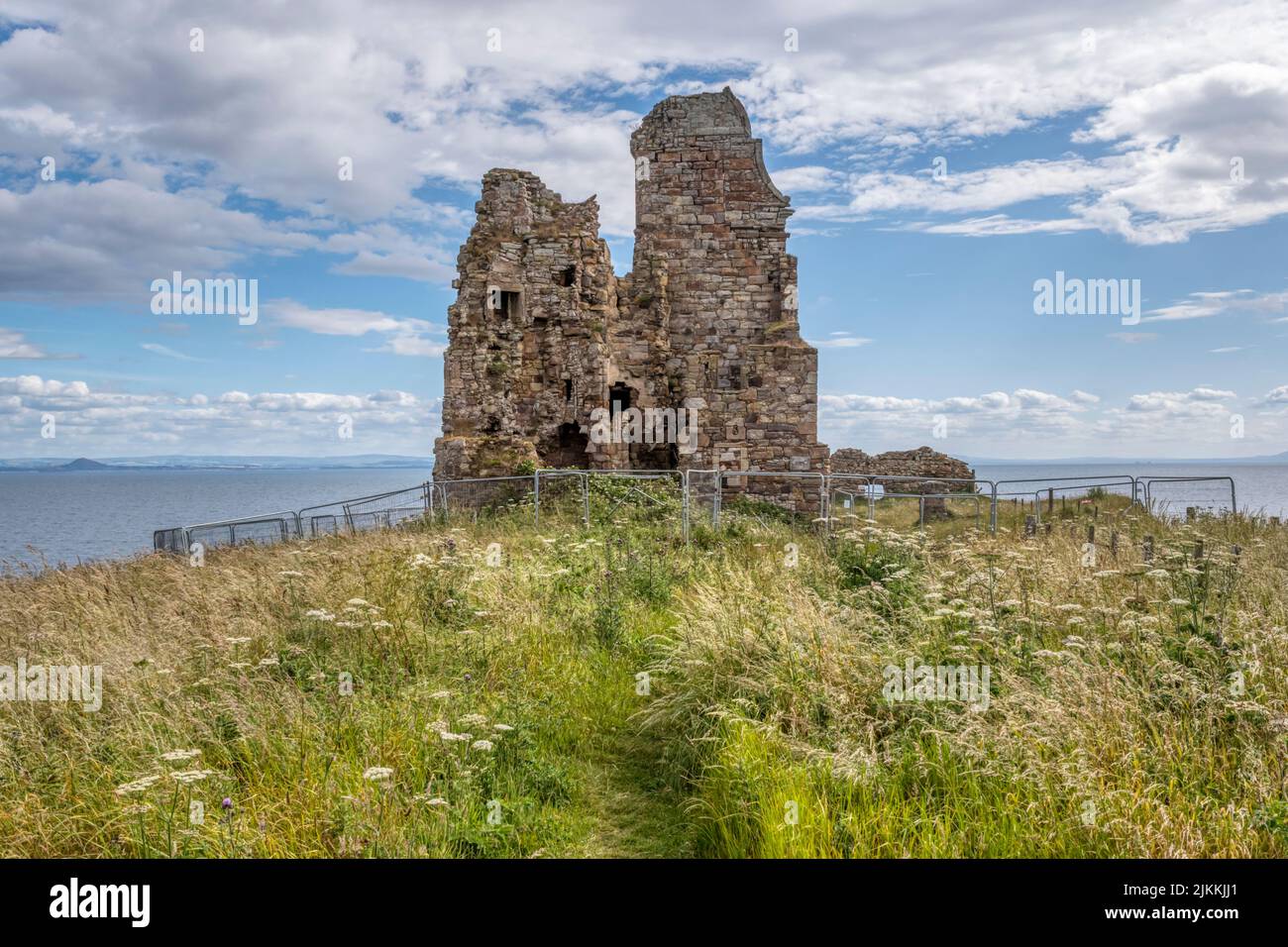 Le rovine del Castello di Newark a St Monans nel Neuk orientale di Fife. Foto Stock