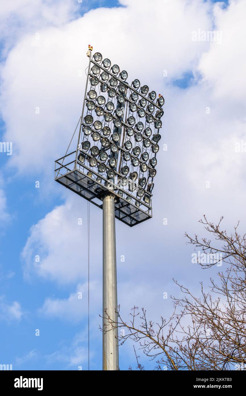 Immagine ad angolo basso del montante di illuminazione Foto Stock