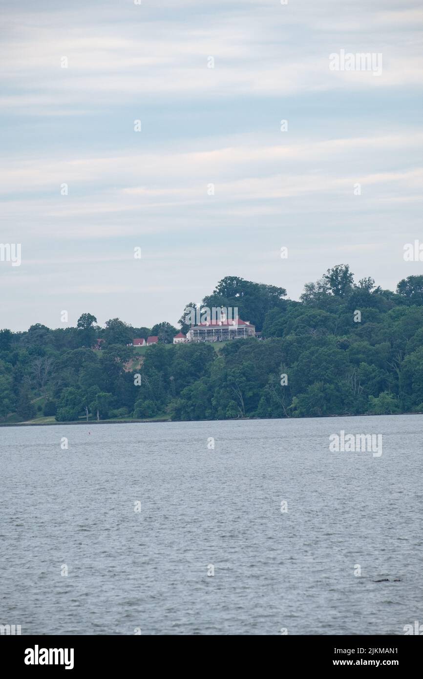 Vista del Monte Vernon di George Washington dal fiume Potomac Foto Stock