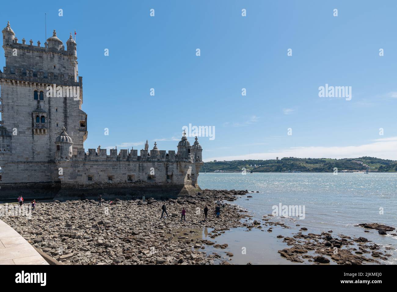 Il monumento Torre de Belem, patrimonio dell'umanità dell'UNESCO, eletto come una delle sette meraviglie del mondo Foto Stock