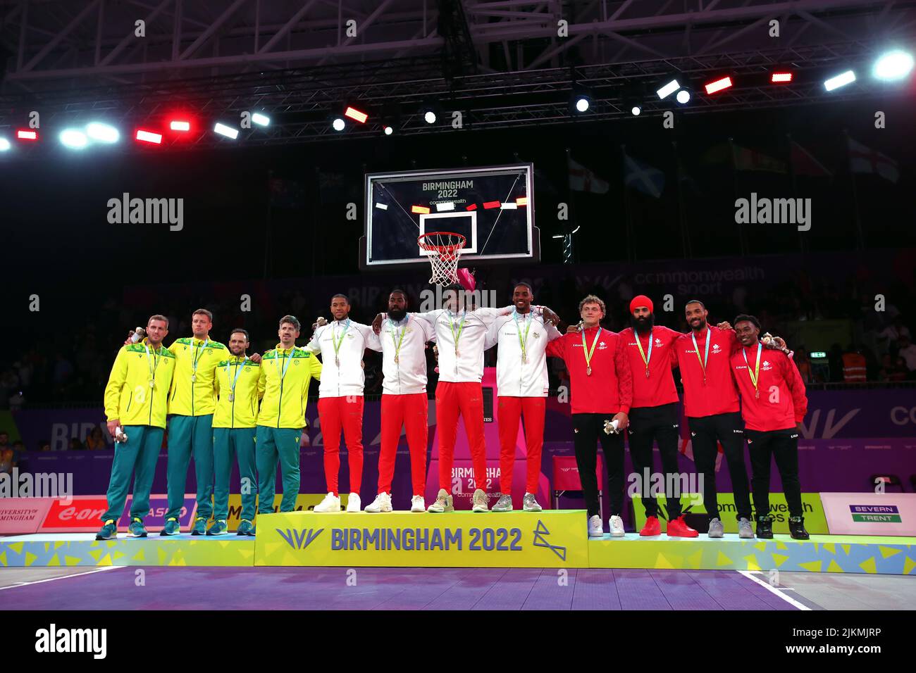 Myles Edward Sinclair Hesson in Inghilterra, Orlan Jackman Jaydon Kayne Henry McCalla e James Anderson dopo aver vinto l'oro nella partita 3x3 Basketball Men's Gold Medal a Smithfield il giorno cinque dei 2022 Commonwealth Games a Birmingham. Data foto: Martedì 2 agosto 2022. Foto Stock