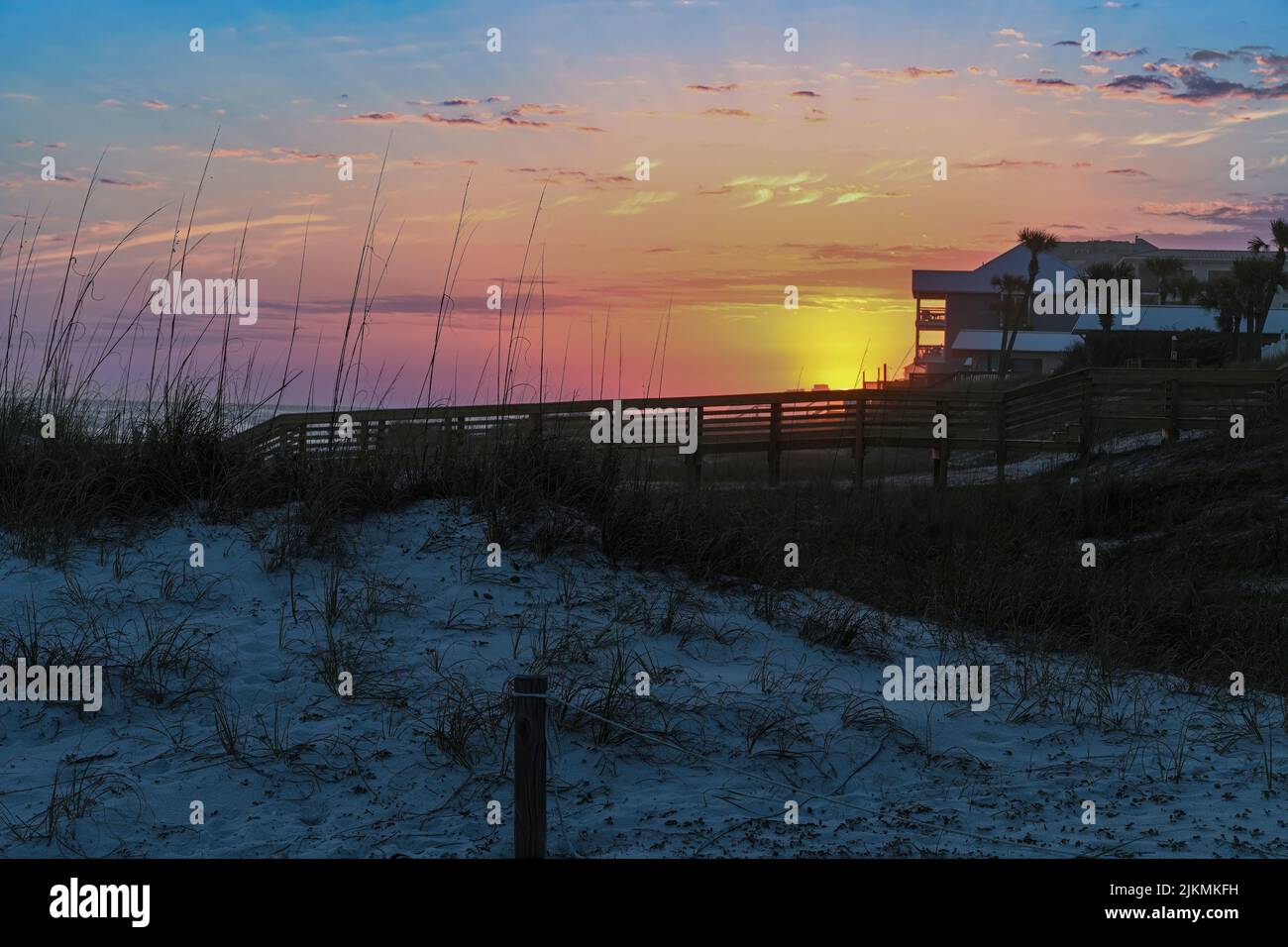 Una vista panoramica del tramonto lungo la spiaggia di Destin, Florida, USA Foto Stock
