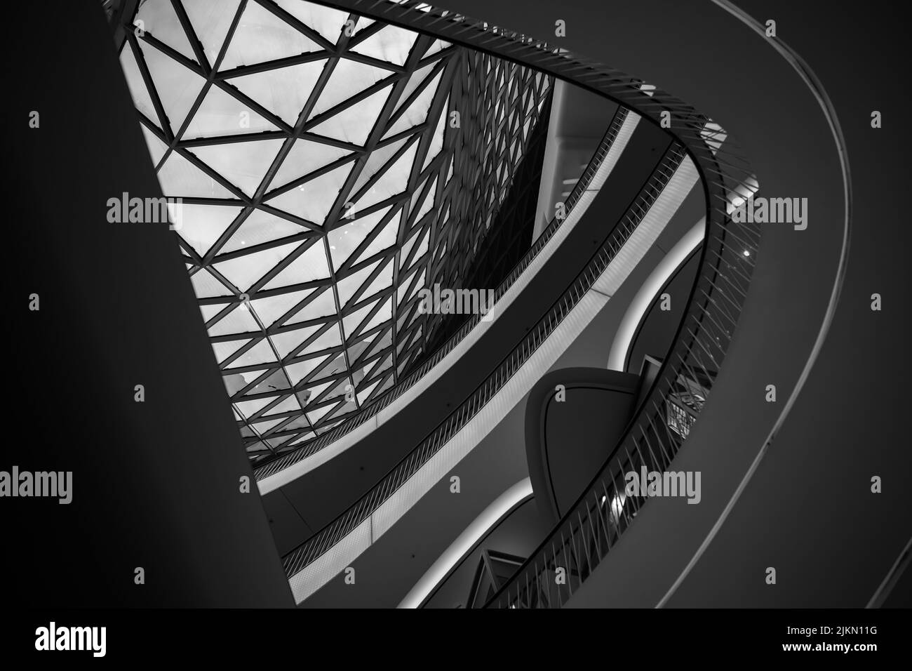 Un'immagine in bianco e nero di un moderno edificio a Francoforte Foto Stock