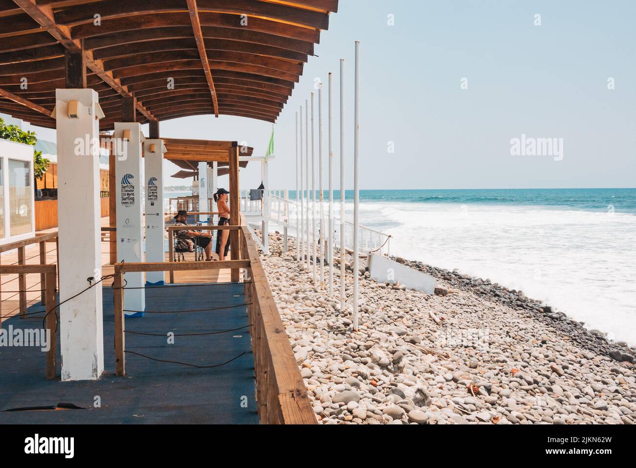 ISA World Surfing Games piattaforme di visualizzazione a El Tunco, conosciuta anche come 'Surf City', sulla costa del Pacifico di El Salvador Foto Stock