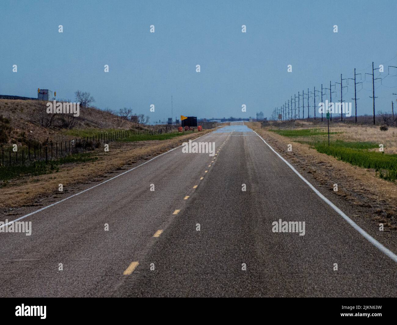 Una Route 66 vuota nel New Mexico Foto Stock