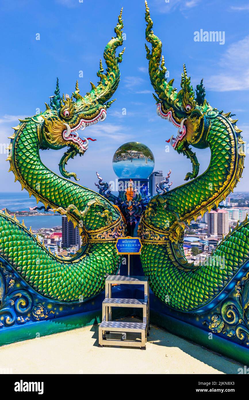 Il cielo e l'inferno tempio o Wat Saen Suk a Chonburi, Thailandia Foto Stock