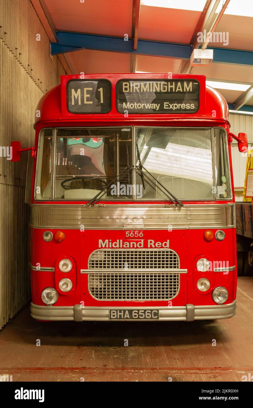 Midland Red Motorway Express CM6T Coach al Wythall Transport Museum Foto Stock