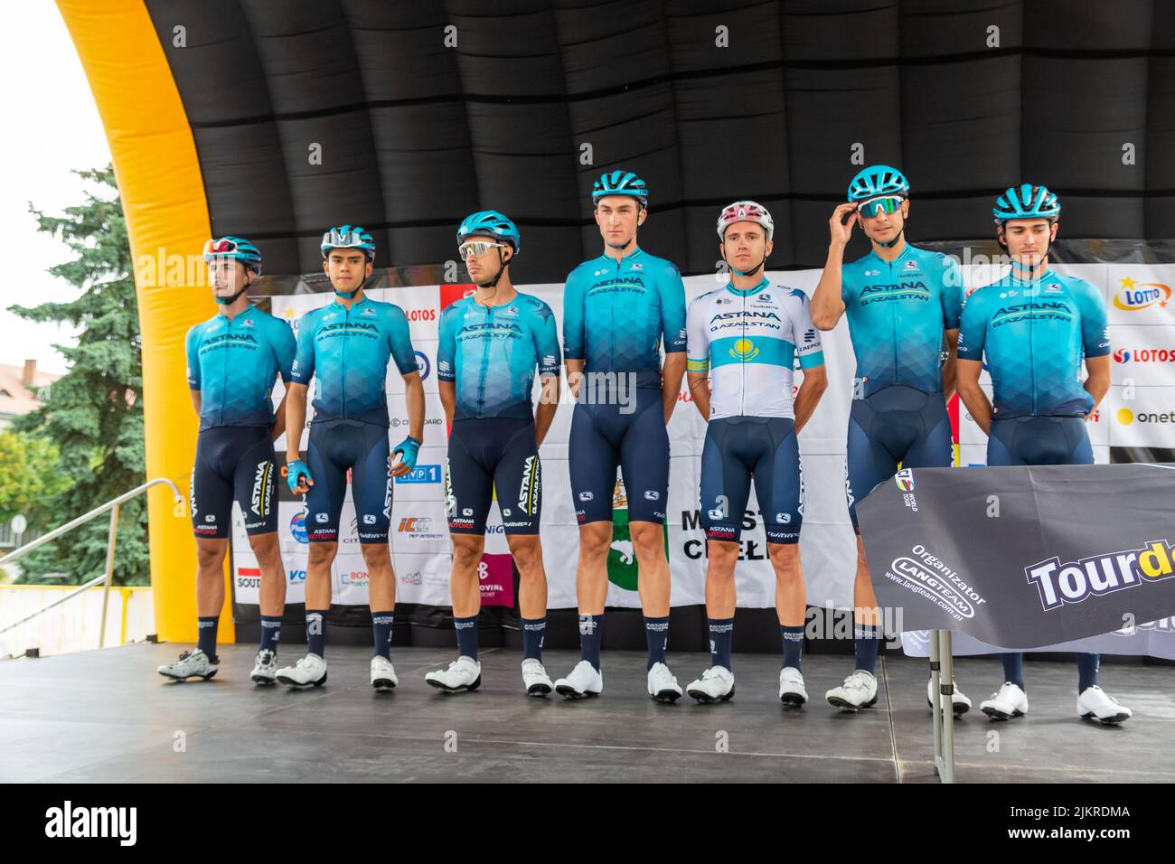 Chelm, Lubelskie, Polonia - 31 luglio 2022: 79 tour de Poulogne, Presentazione del team Astana Foto Stock