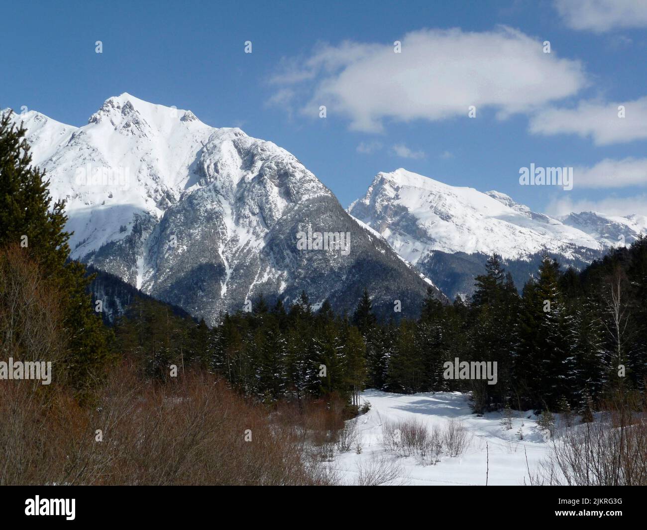 Panorama invernale di montagna a Seefeld, Tirolo, Austria Foto Stock