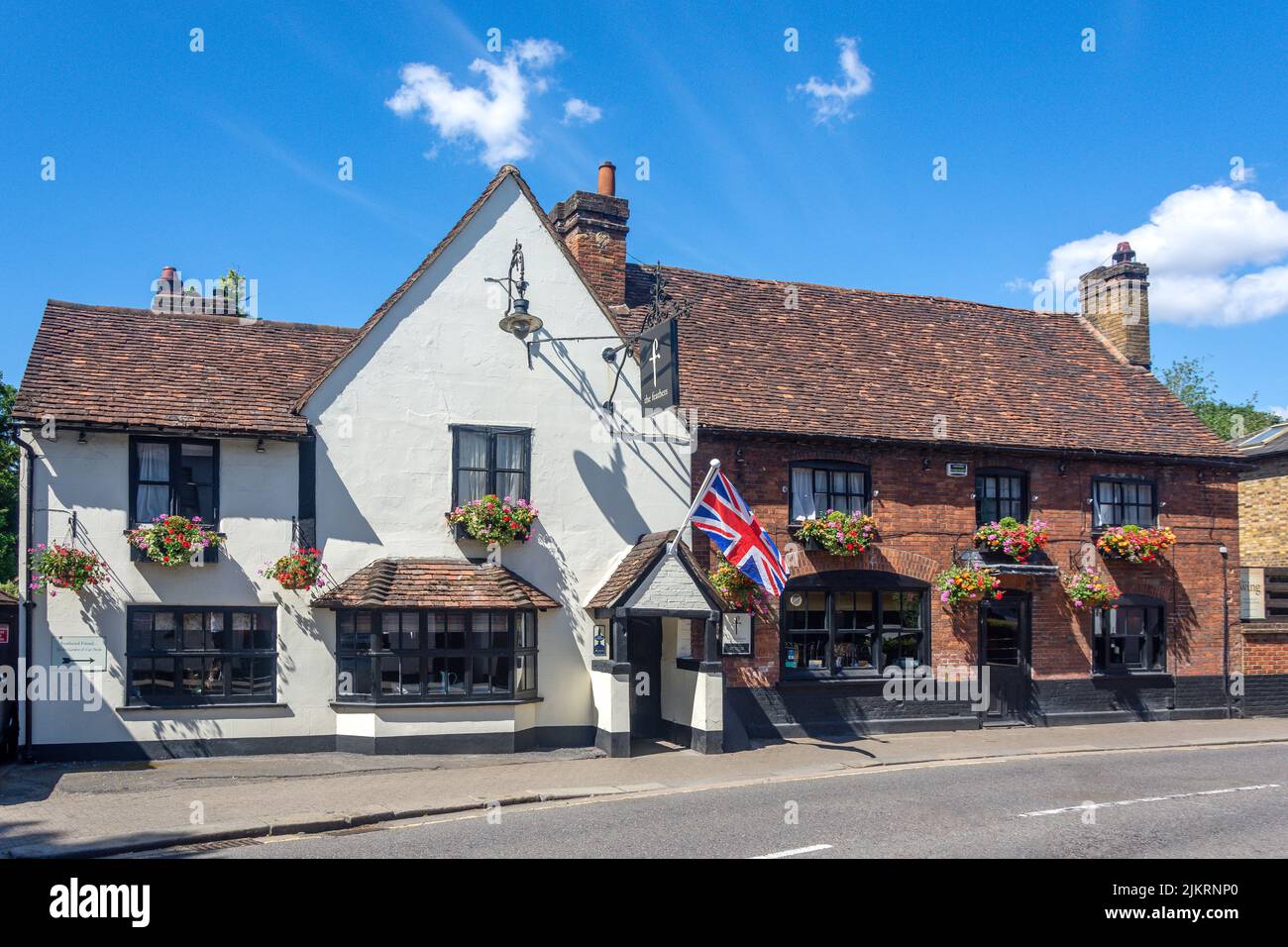 16th Century The Feathers Pub, Church Street, Rickmansworth, Hertfordshire, Inghilterra, Regno Unito Foto Stock